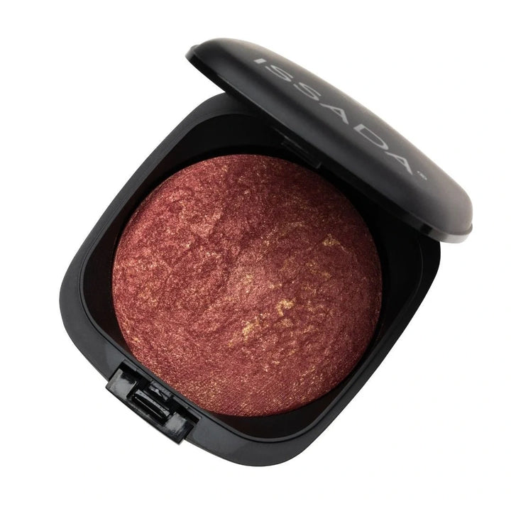 ISSADA Mineral Baked Blush golden ruby - deep ruby red baked blush with gold shimmer on a white background