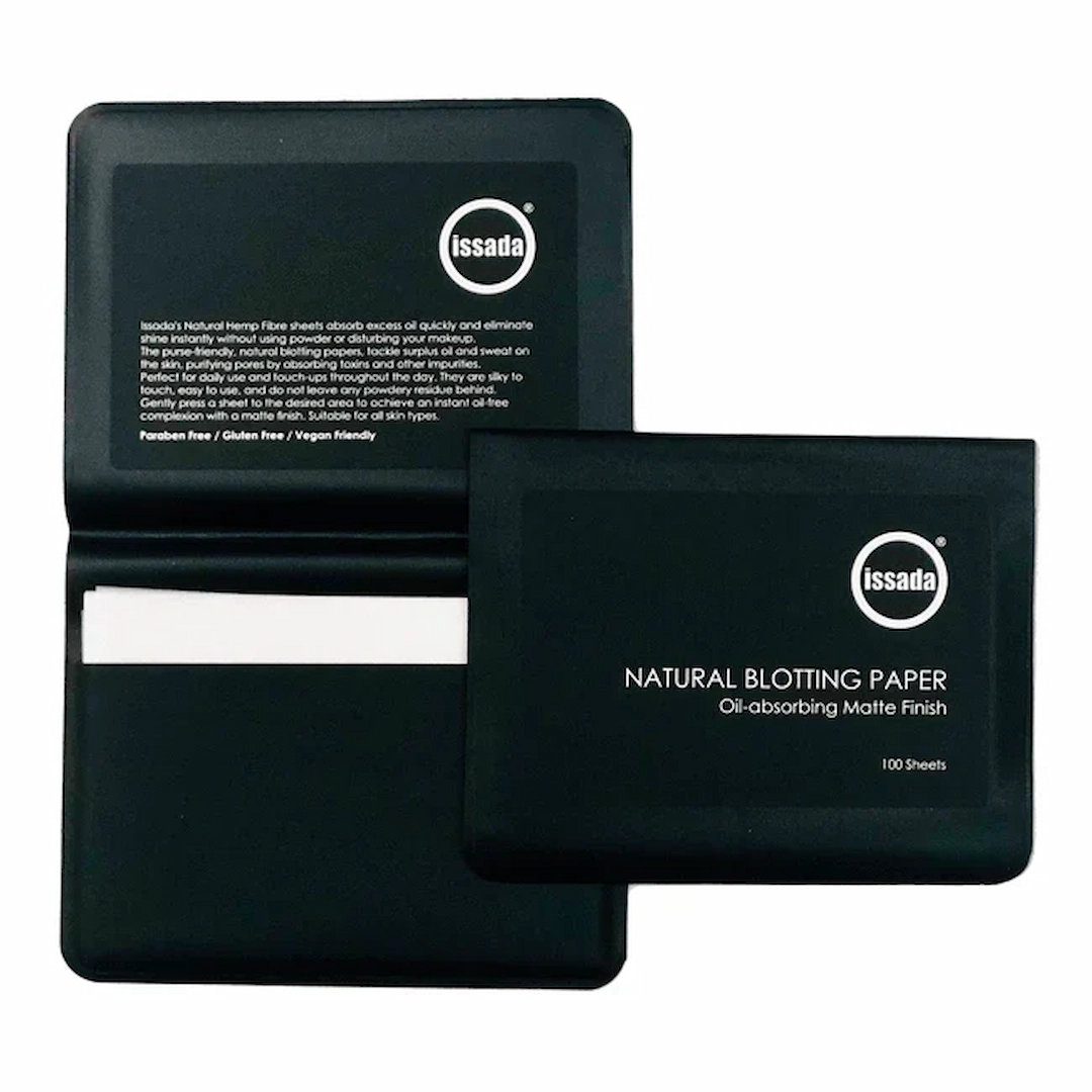 Issada natural blotting paper in black compact case with 100 sheets, designed for quick oil absorption and a matte finish.
